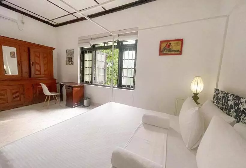 ユースホステル Lost & Found   Colombo