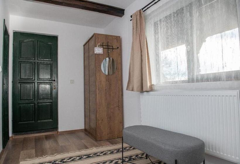 ベッドアンドブレックファースト Cununa Văilor