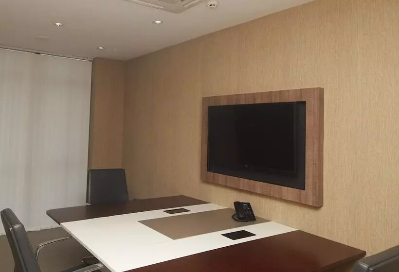 Cika Golden Hotel And Suites