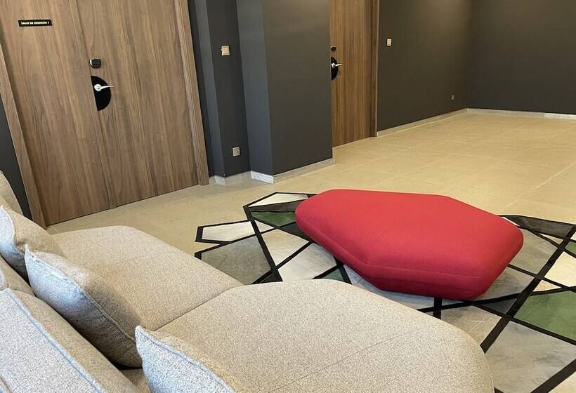 Cika Golden Hotel And Suites