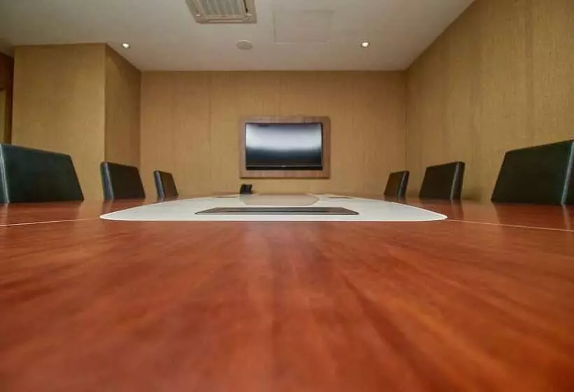 Cika Golden Hotel And Suites