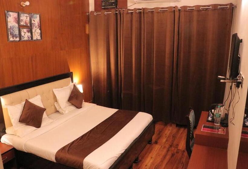 호텔 Rajat Residency Bijnor