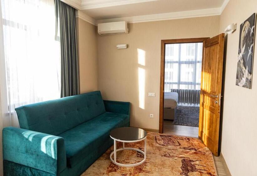 هتل Resident Bishkek