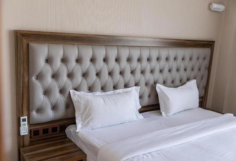 هتل Resident Bishkek