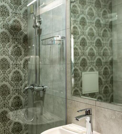 هتل Resident Bishkek