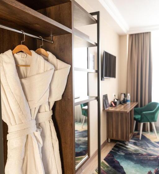 هتل Resident Bishkek