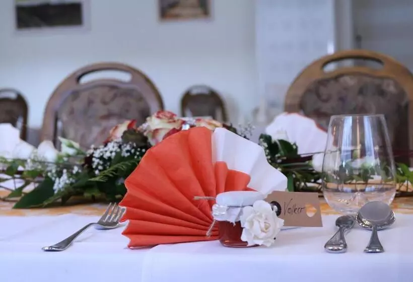 Hotelli Und Restaurant Karpfenschänke