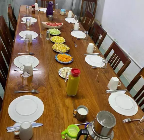 Sanaa Hostel