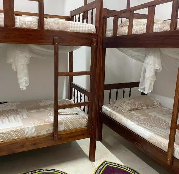 Sanaa Hostel