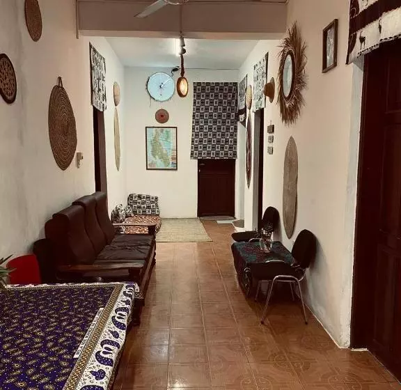 Sanaa Hostel