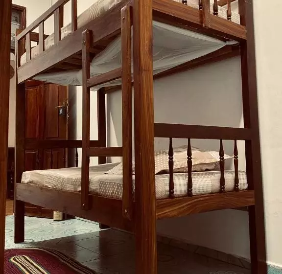 Sanaa Hostel