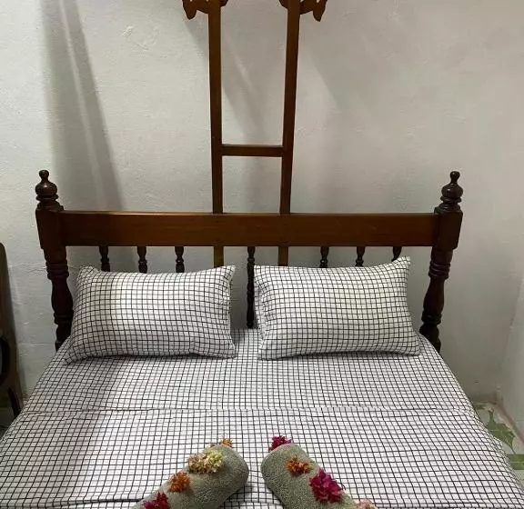 Sanaa Hostel