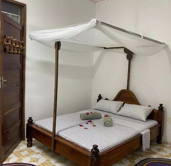 Sanaa Hostel