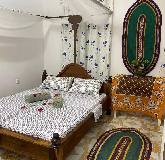 Sanaa Hostel