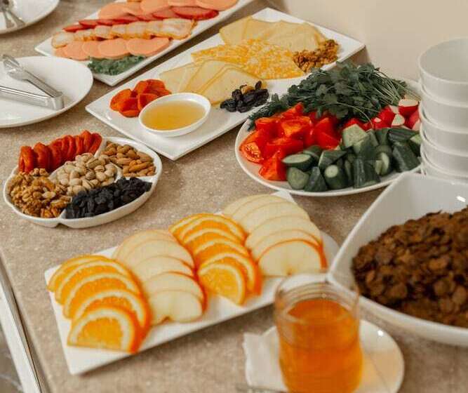 تختخواب و صبحانه Merci