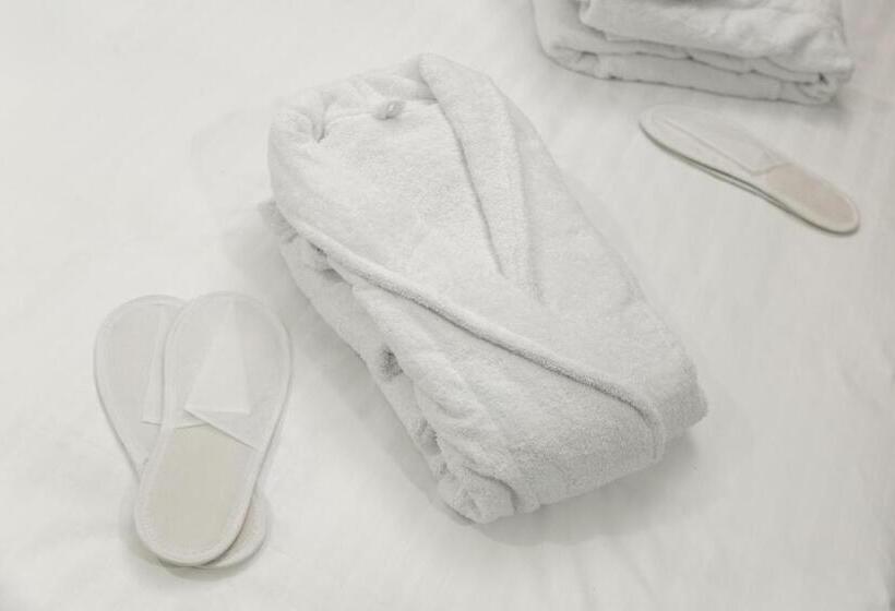 تختخواب و صبحانه Merci