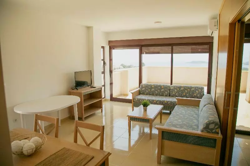 هتل Be Free Isla Plana