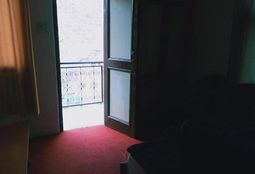 בית מלון כפרי Debbhumi Regency