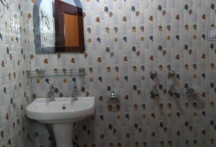 בית מלון כפרי Debbhumi Regency