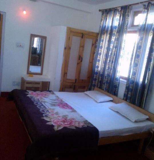 בית מלון כפרי Debbhumi Regency