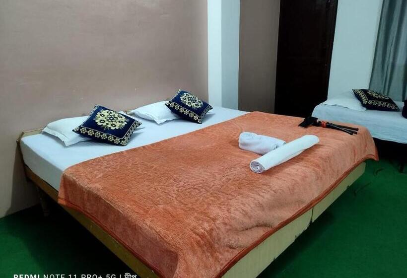 בית מלון כפרי Debbhumi Regency