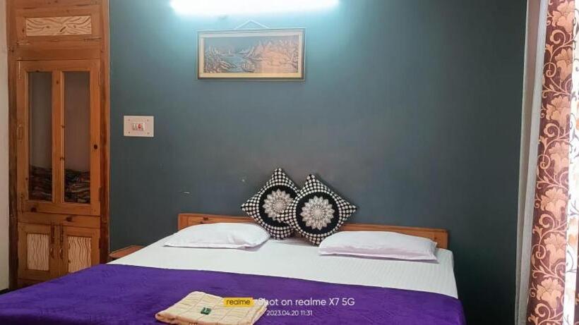 בית מלון כפרי Debbhumi Regency