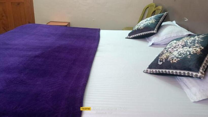 בית מלון כפרי Debbhumi Regency