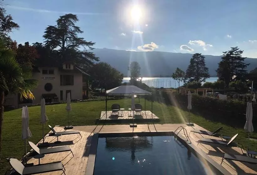 ホテル Hôtel Le Mouton Bleu