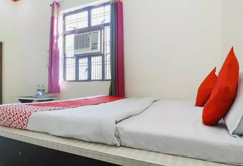 Hotelli Oyo 72863 New Satkar