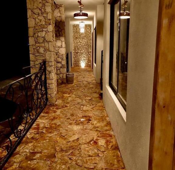 هتل Suites Campestres Montebello