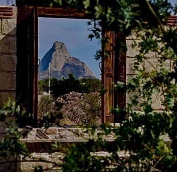 هتل Suites Campestres Montebello