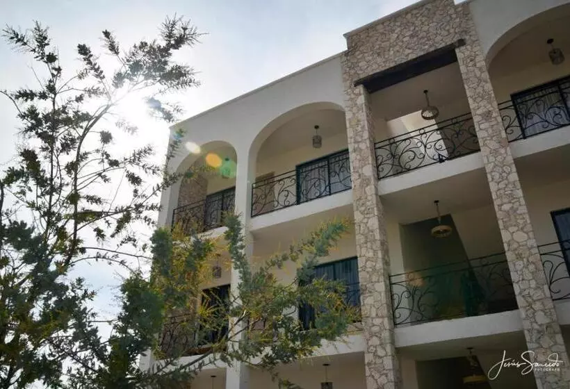 ホテル Suites Campestres Montebello