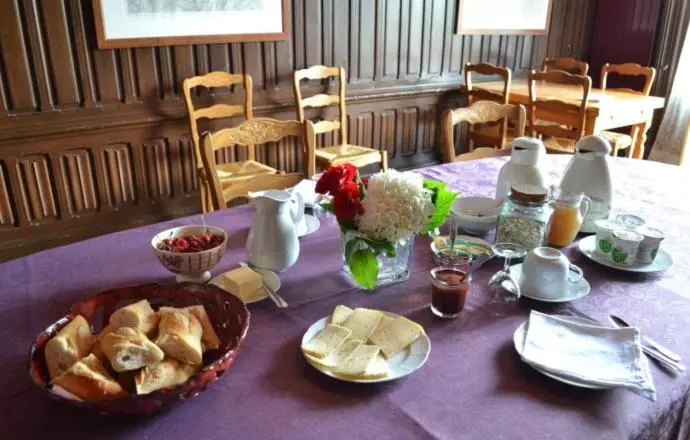 Aamiaismajoitus (B&B) Château De La Redortière