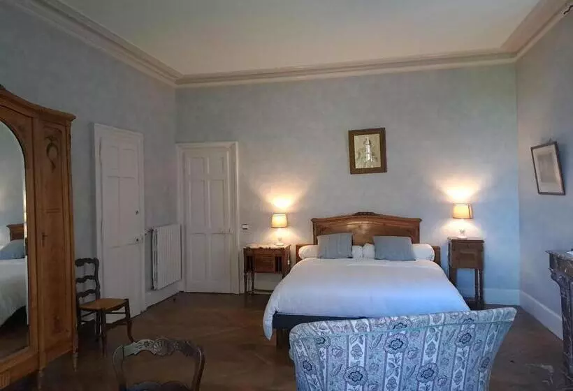 Aamiaismajoitus (B&B) Château De La Redortière