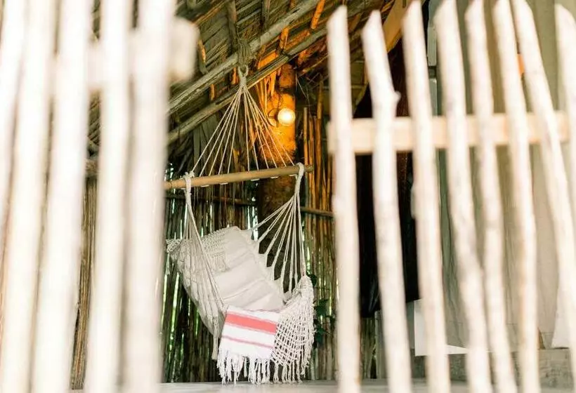 Ganesh Hostel & Shivas Bungalows
