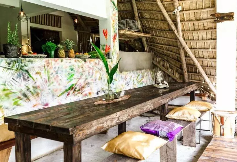 Ganesh Hostel & Shivas Bungalows