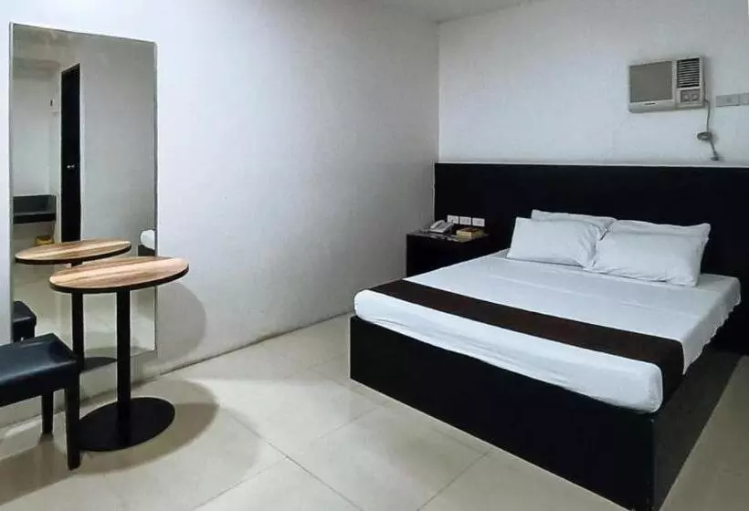 ホテル Check Inn Bacolod By Reddoorz