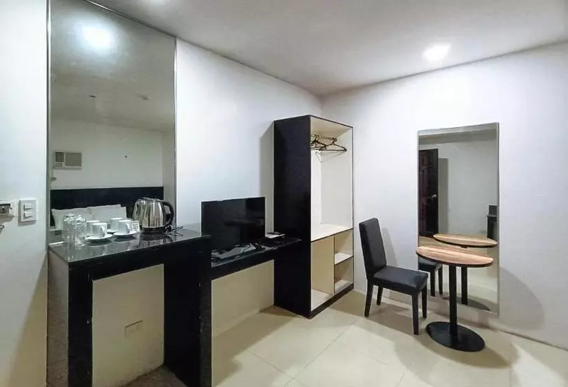 ホテル Check Inn Bacolod By Reddoorz