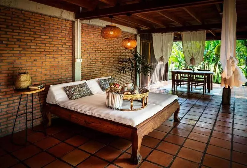 Hotelli Farmhouse Resort & Spa