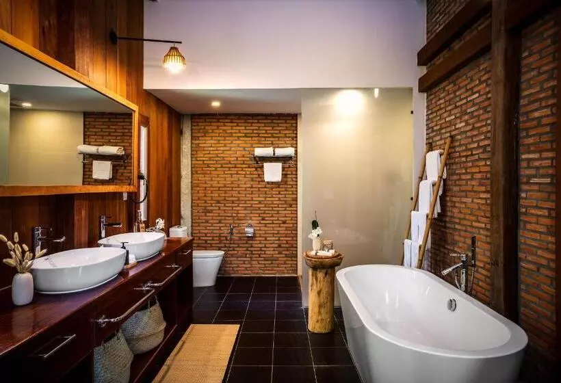 Hotelli Farmhouse Resort & Spa