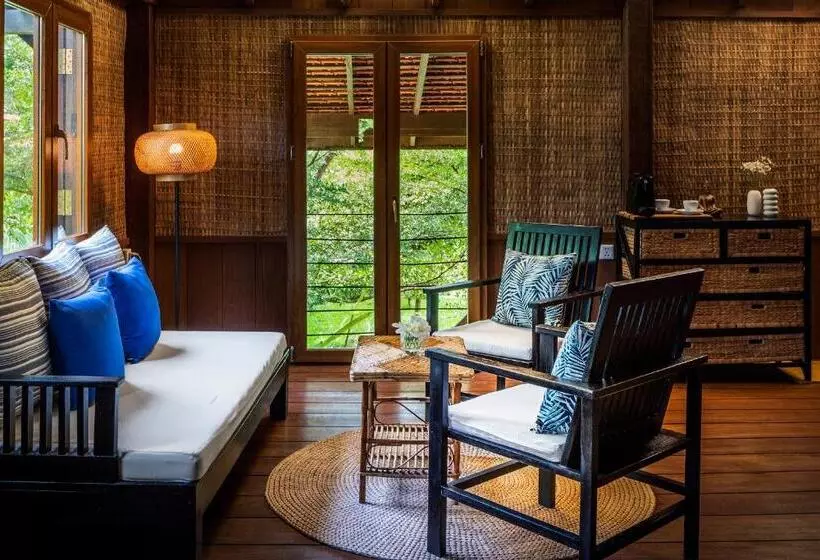 Hotelli Farmhouse Resort & Spa