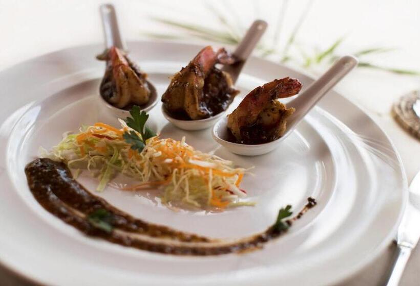 Отель Farmhouse Resort & Spa