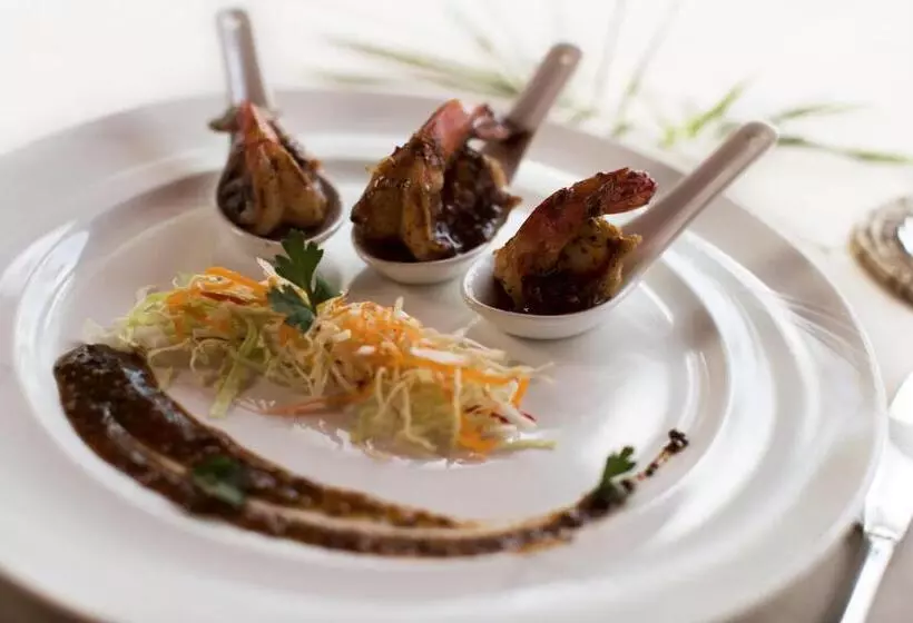 Hotelli Farmhouse Resort & Spa