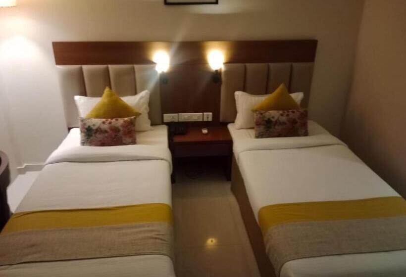 בית מלון כפרי Jk Park Residency Perambra