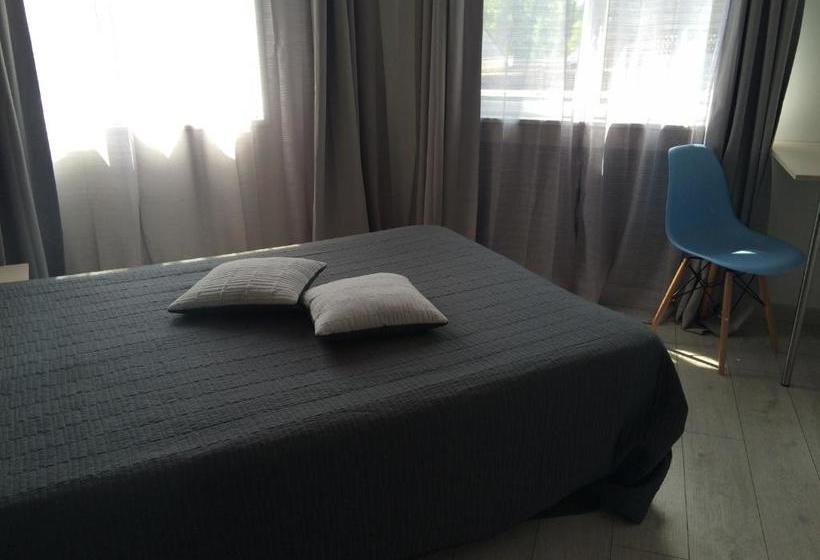 Отель La Caroline