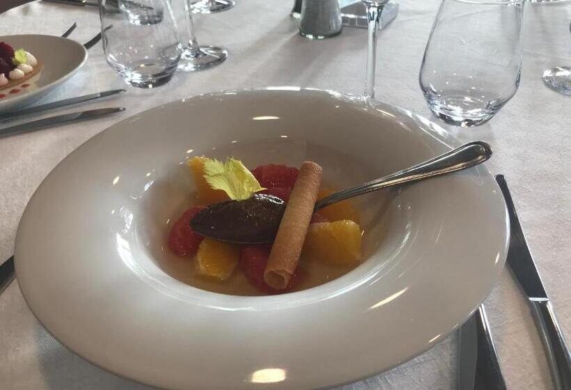 Отель La Caroline