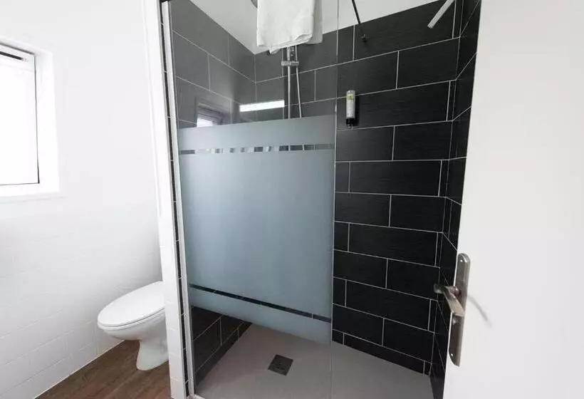 Hotelli Logis   Hostellerie & Restaurant Du Marché