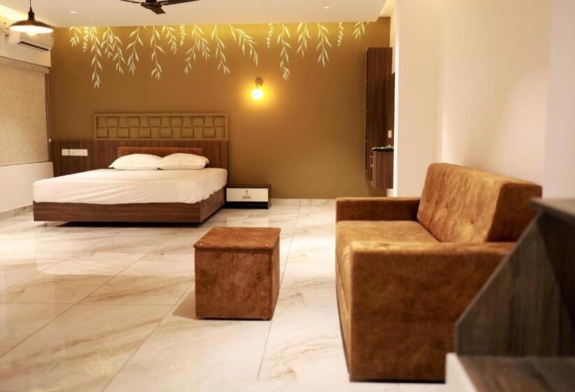 فندق Royal City Tourist Home