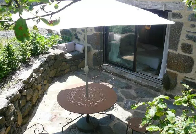 Aamiaismajoitus (B&B) Aux Caprices D'aubrac