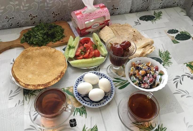 تختخواب و صبحانه Guest House Raisa